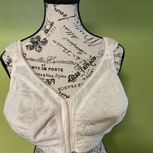 Playtex Cream Lace Bra